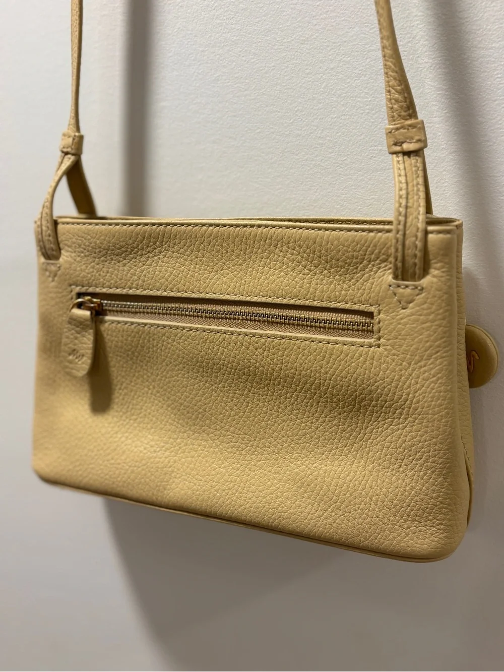 NWT Monsac tan crossbody leather shoulder bag neutral classic casual luxury - Picture 2 of 5
